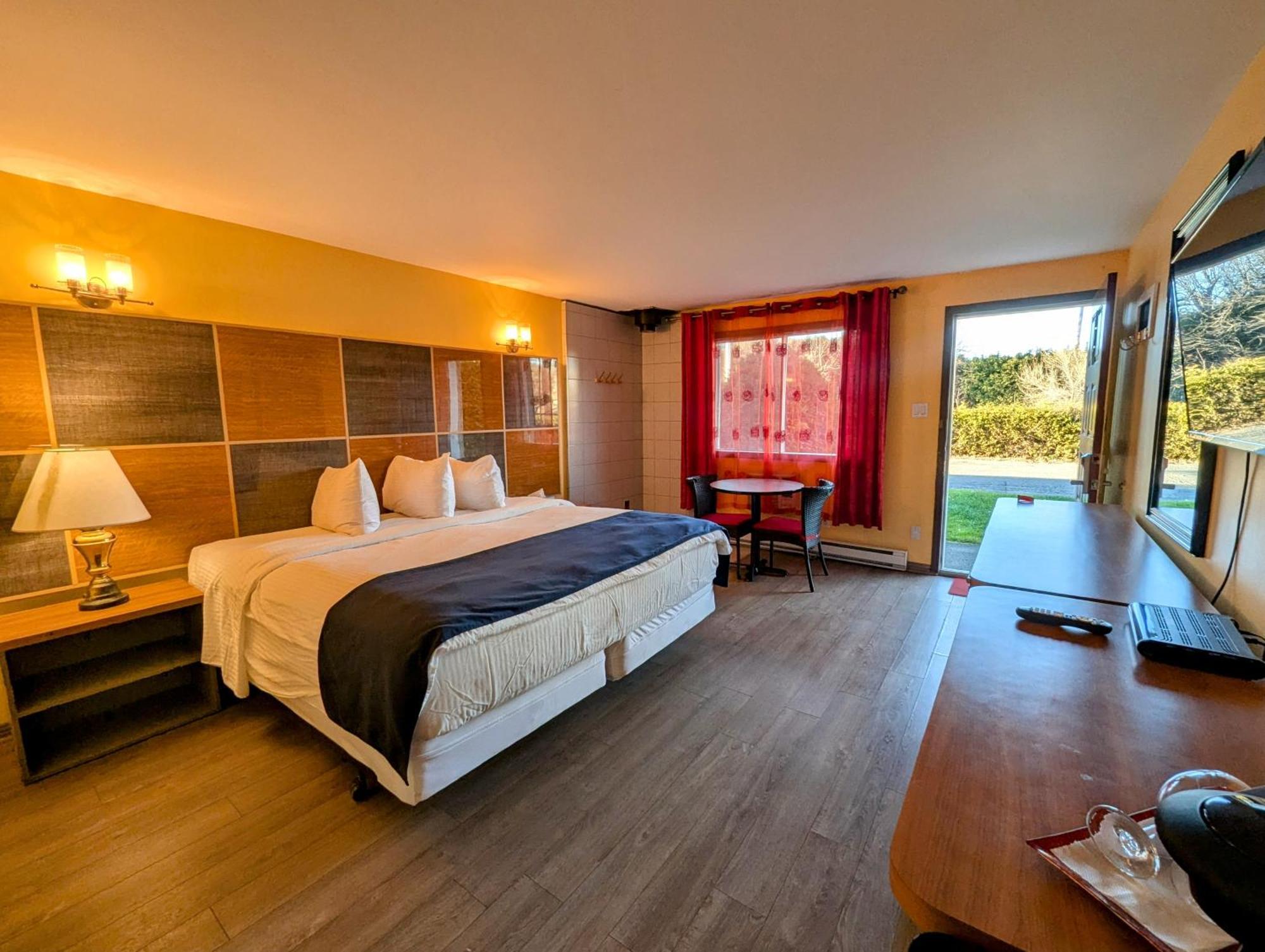 Motel Des Pentes Et Suites Saint-Sauveur-des-Monts Exteriér fotografie