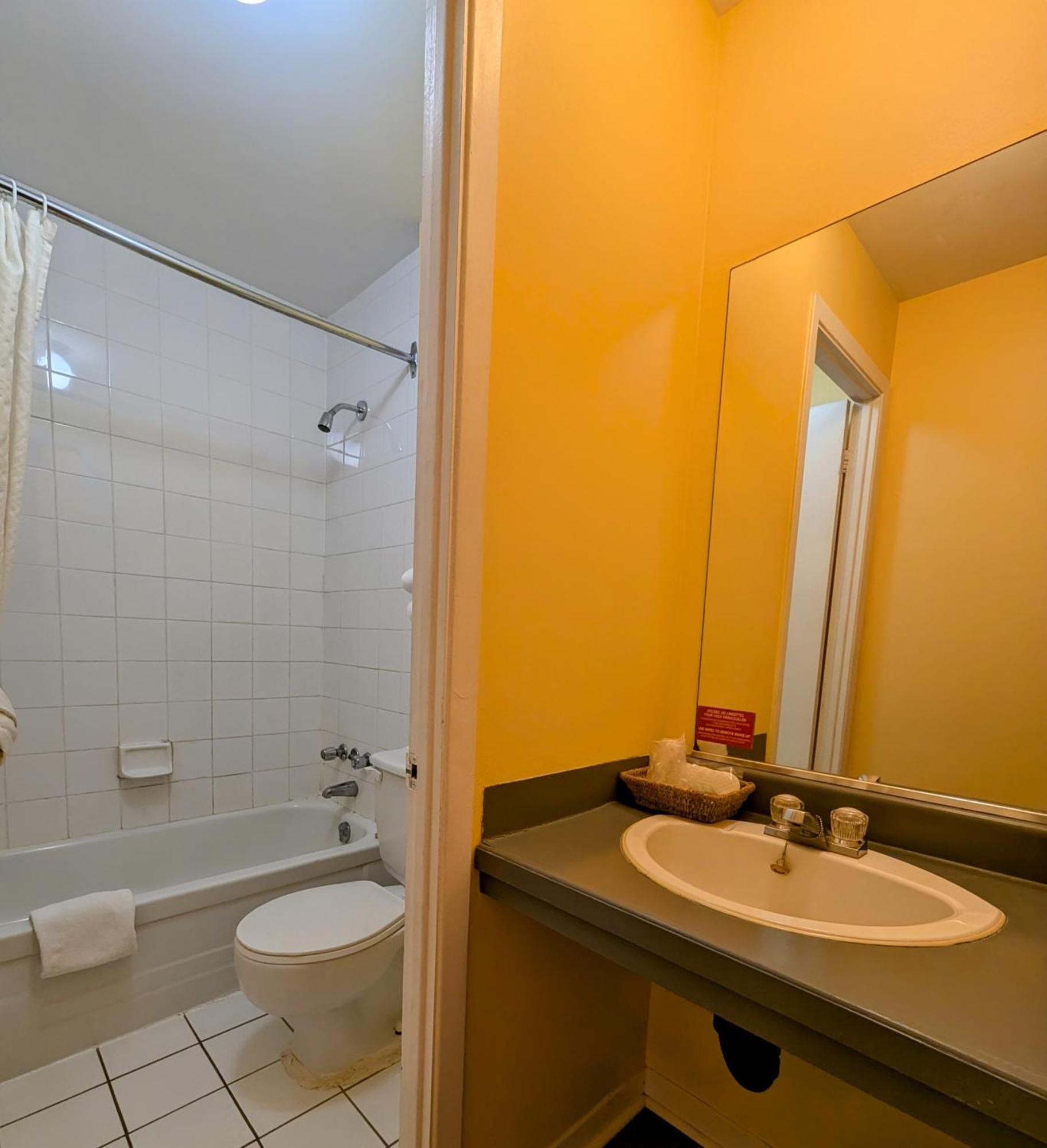 Motel Des Pentes Et Suites Saint-Sauveur-des-Monts Exteriér fotografie