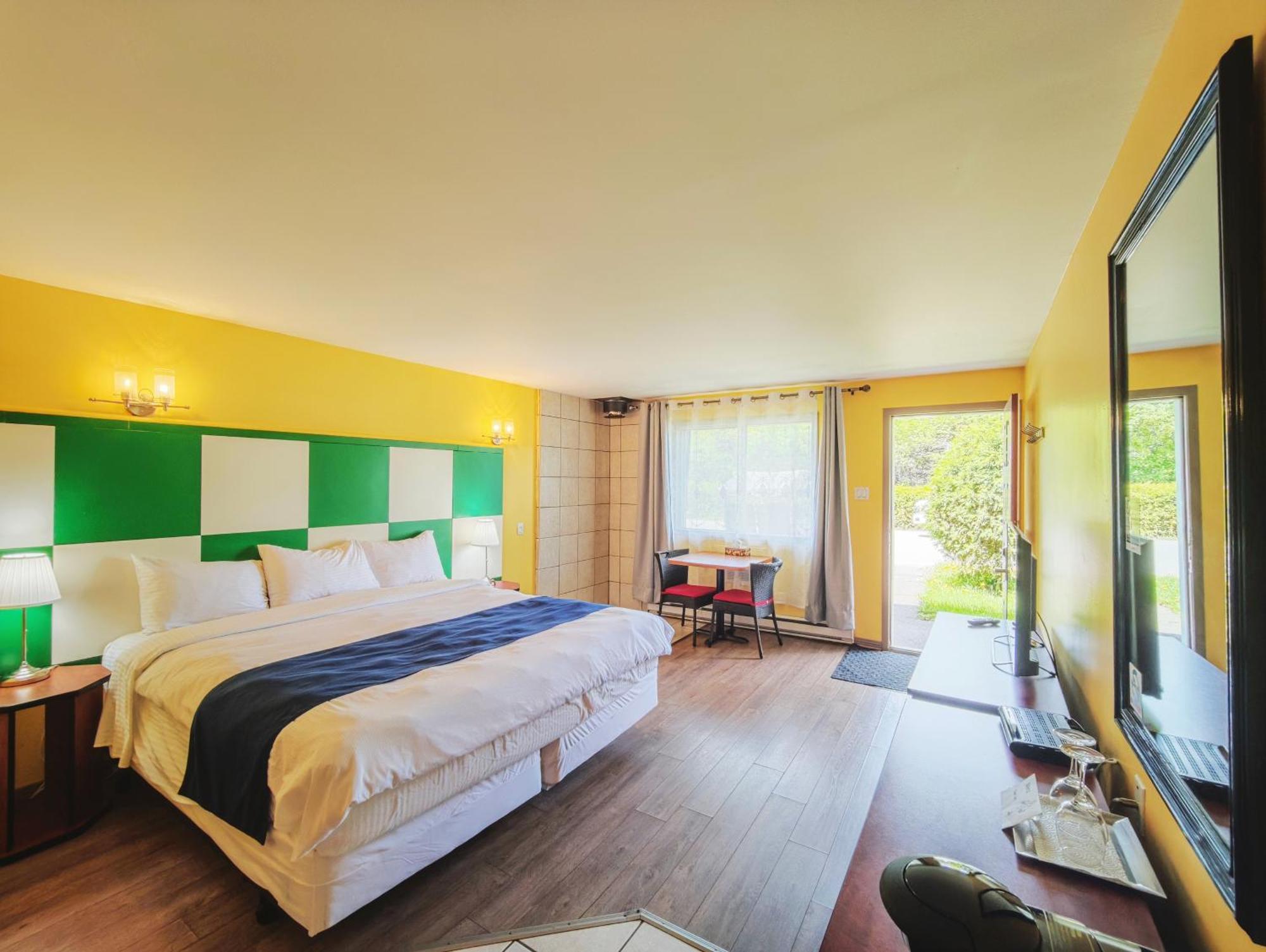 Motel Des Pentes Et Suites Saint-Sauveur-des-Monts Exteriér fotografie